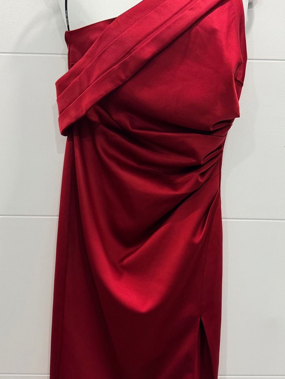 Elegant One-Shoulder Red Evening Dress